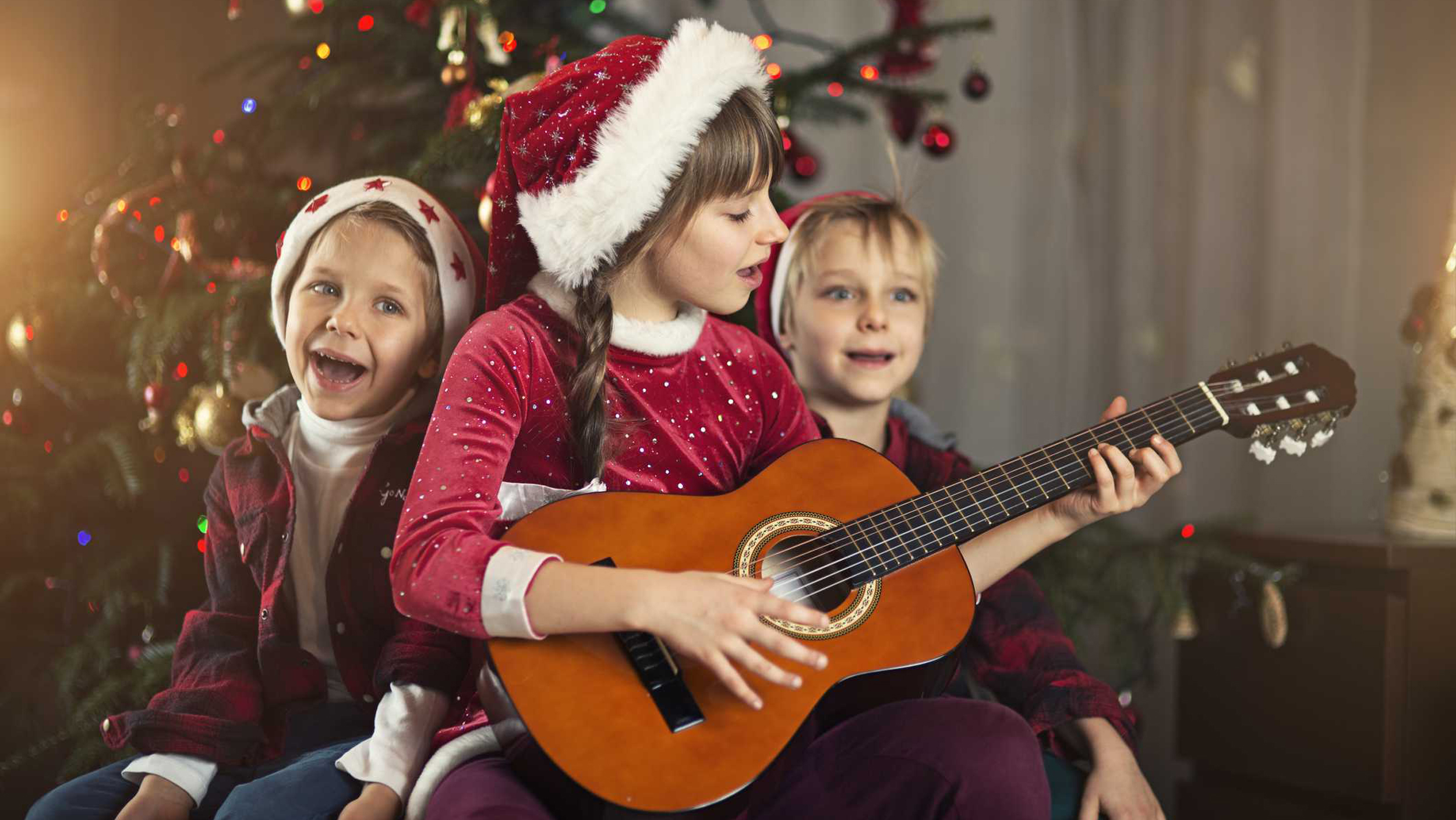 Музыка новый год русские. Новый год дети. Детям о Рождестве. Новый год праздник для детей. Музыкальный новый год.